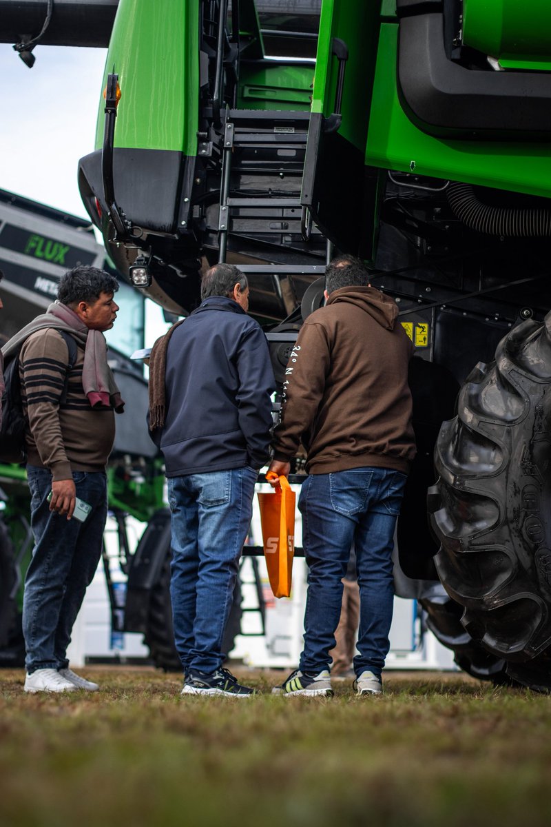 ¡Hola @agroactiva! Que lindo volver a estar acá 🌱

Nuestras gigantes se llevan todas las miradas 🙌🏻

Pásate por nuestro stand 228 B y conocé el futuro Metalfor, listo para impulsar tu campo. 

.
.
.
#MetalforSA #Metalfor #maquinariaagricola