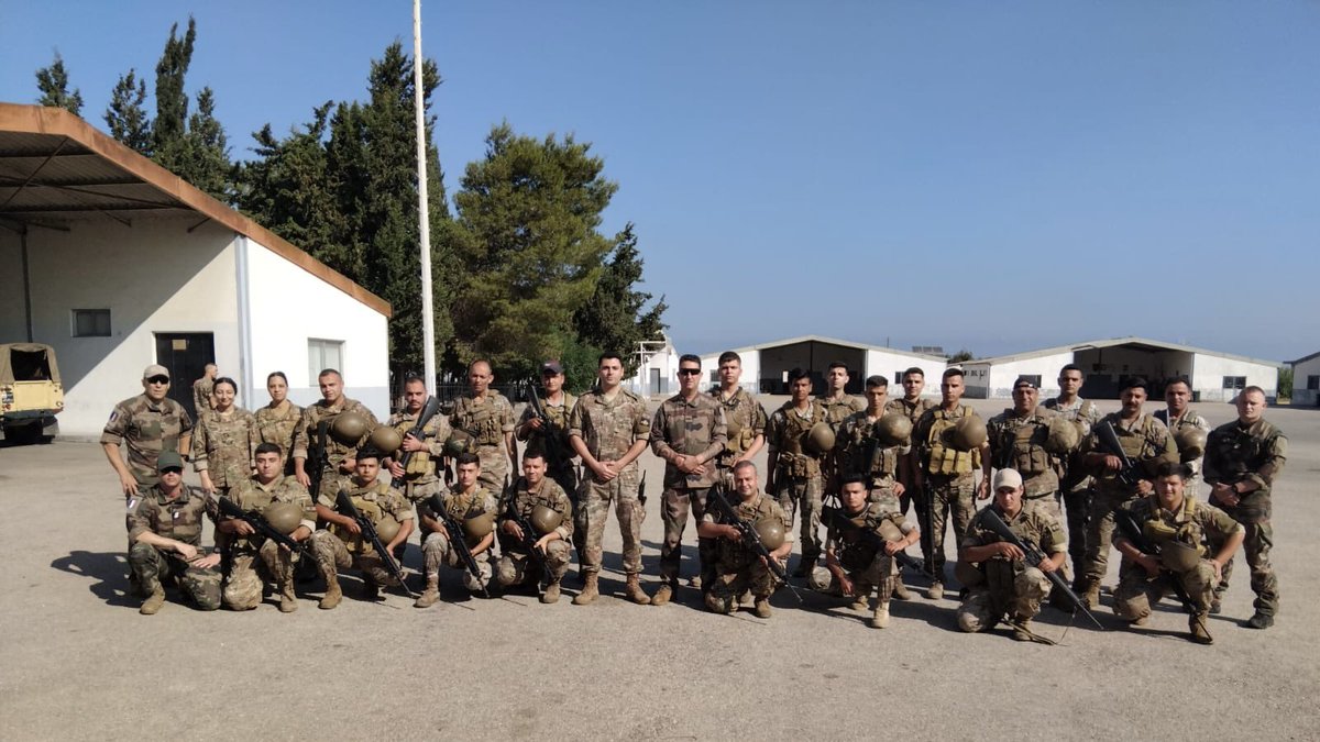 🇨🇵🇱🇧 Mission de défense FR au Liban (@missiondefliban) on Twitter photo Durant un mois des militaires 🇫🇷 du <a href="/1RCA_canjuers/">1er régiment de chasseurs d'Afrique</a> vont entraîner aux tirs de combat des soldats 🇱🇧 de la 2eme brigade de <a href="/LebarmyOfficial/">الجيش اللبناني</a> au Nord de Tripoli. Le partenariat entre <a href="/LebarmyOfficial/">الجيش اللبناني</a> et <a href="/EtatMajorFR/">Armée française - Opérations militaires</a> est dense, quotidien et couvre de nombreux domaines Durant un mois des militaires 🇫🇷 du <a href="/1RCA_canjuers/">1er régiment de chasseurs d'Afrique</a> vont entraîner aux tirs de combat des soldats 🇱🇧 de la 2eme brigade de <a href="/LebarmyOfficial/">الجيش اللبناني</a> au Nord de Tripoli. Le partenariat entre <a href="/LebarmyOfficial/">الجيش اللبناني</a> et <a href="/EtatMajorFR/">Armée française - Opérations militaires</a> est dense, quotidien et couvre de nombreux domaines