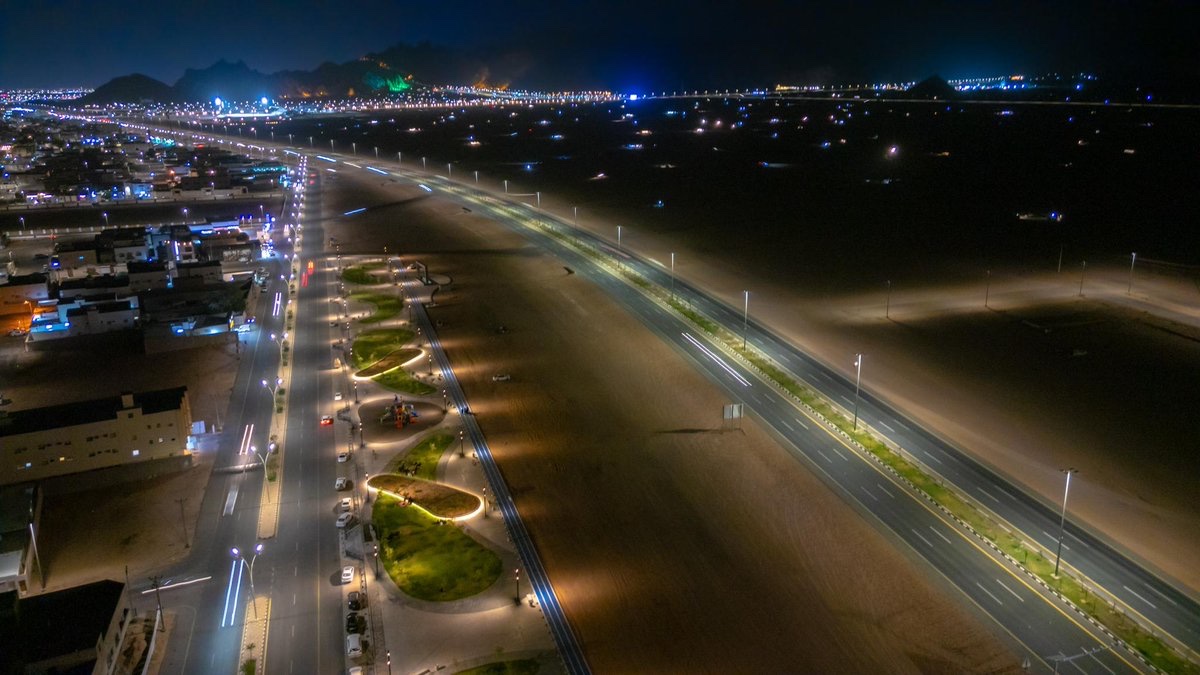 🏙️ | جماليات 

مدينة تتقدم بثبات وتحتضن الجمال في تفاصيلها 🌉

📸 | #حائل_الأجمل
#أمانة_منطقة_حائل