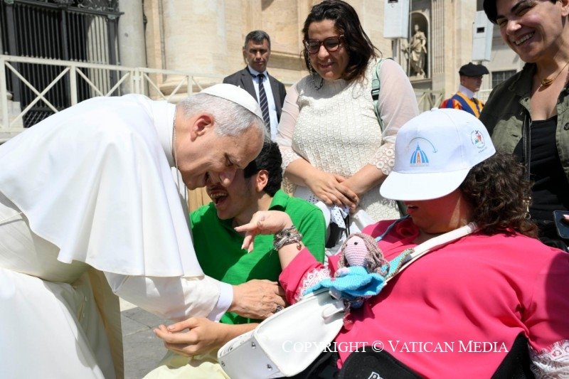 Iglesia.cl tweet media