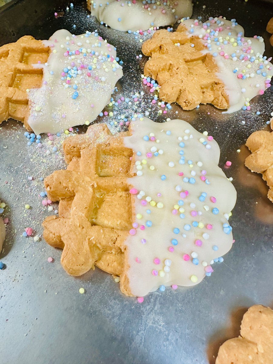 Who doesn't love a fresh waffle?! #waffle #belgiumwaffle #naturaldogtreats #sugarfreetreats #bakery #sprinkles