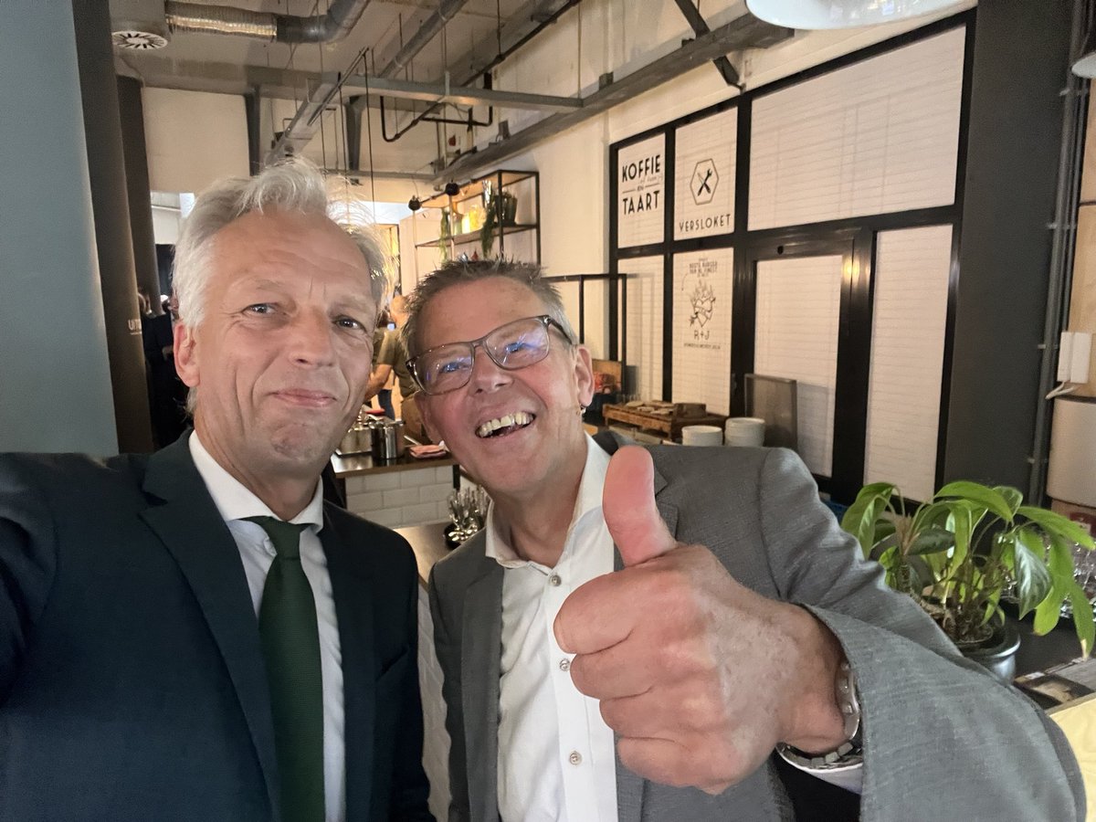 In Woerden bij het afscheid van <a href="/doekle_terpstra/">doekleterpstra</a> bij <a href="/TechniekNL/">Techniek Nederland</a>. 
De organisatie is heel goed op de kaart gezet. Fijn om als goede vriend van Doekle mijn oude vak weer eens een keer op te pakken. #ceremoniemeester #dagvoorzitter