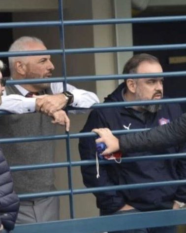 Jorge Chipi Vera (@chipivera89) on Twitter photo ⚽️ #CardinalDeportivo 🟡
🎙️ Ariel Martínez (Candidato a Presidente de #CerroPorteño)
🗣️“Zapag no sabe un caraj*. No entiende nada, tiene el título de abogado pero no le importa respetar el derecho”.
📻 #730AM | <a href="/ABCCardinal/">ABC Cardinal 730 AM</a> ⚽️ #CardinalDeportivo 🟡
🎙️ Ariel Martínez (Candidato a Presidente de #CerroPorteño)
🗣️“Zapag no sabe un caraj*. No entiende nada, tiene el título de abogado pero no le importa respetar el derecho”.
📻 #730AM | <a href="/ABCCardinal/">ABC Cardinal 730 AM</a>
