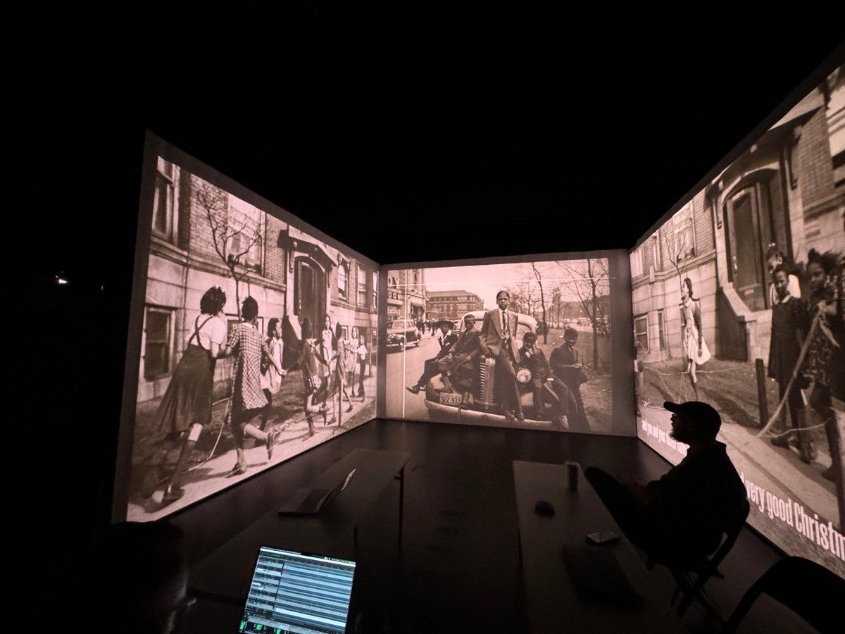 VT English tweet media