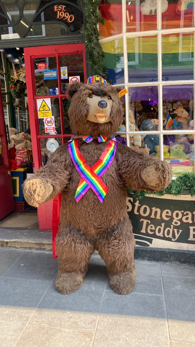 dyk3md's tweet photo. gay ayımız kutlu olsun 🏳️‍🌈 https://t.co/mnCbZ6mu8E