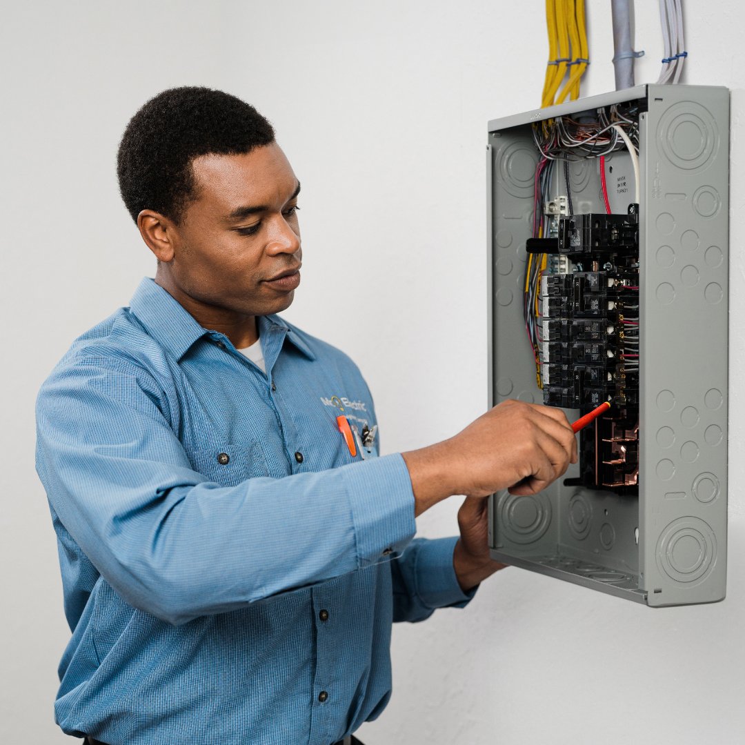 If your lights are flickering or your breakers keep tripping, it could be time to update your electrical panel. An upgraded panel brings safer, more reliable power and gives your home the capacity to handle today’s energy demands.⚡