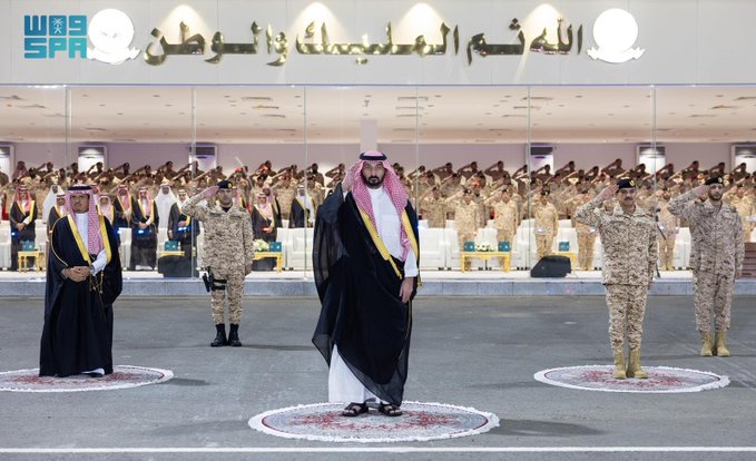 saudi24tv's tweet photo. سمو وزير الحرس الوطني يقف على جاهزية قوات الوزارة المشاركة في موسم الحج. @MOISaudiArabia @AbdulazizSNA @pss_ar @sanggovsa @modgovksa https://t.co/gH82QKFre5