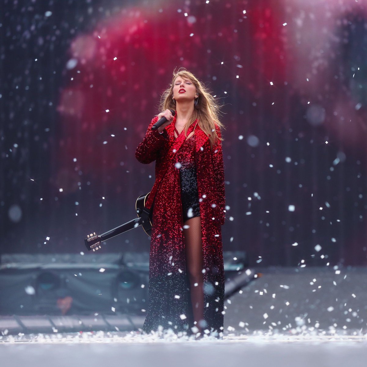 🏆 | For the fourth consecutive day, Taylor Swift remains the #1 most-streamed artist on Spotify.