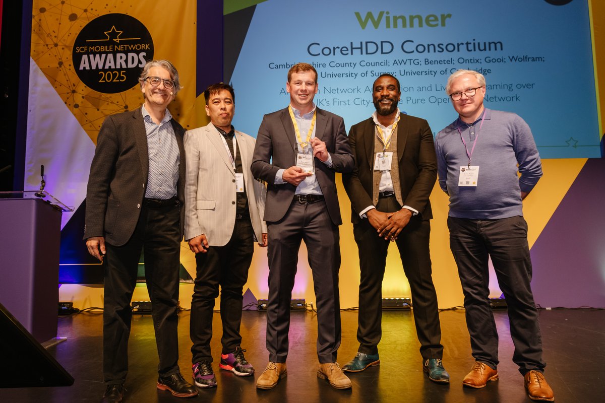 ConnectingCambs's tweet image. Here’s Michael Stevens and the @AWTG_Ltd team collecting our #SCFMobileNetworkAwards trophy for Outstanding Contribution to Emerging Technologies!

Proud moment for the whole #COREHDD consortium and the future of #5G #OpenRAN in Cambridge.

@SmallCell_Forum #DigitalConnectivity