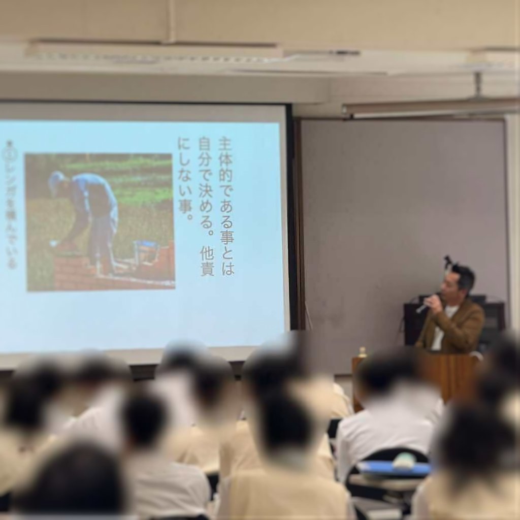 ImagineTamba's tweet photo. 氷上高卒業生 前川さんの回

お題「自分達で作ってる商品、誰に買ってもらいたい？」
で、「他校の生徒」が出てくるんですね…
その理由が「美味しいから皆にも知ってもらいたい」って、自分達で作ってるものにそれだけ自信が持ててるのが凄いなと、ちょっと感心させられました。

#氷上高校 #丹波学 https://t.co/aSxiSvA5LK