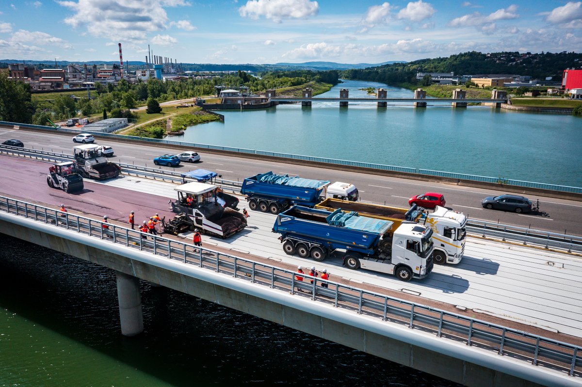 Expertise Pathologies des ouvrages (diagnostic structurel, ouvrages complexes, réhabilitation lourde, planification…) : l’exemple des viaducs de Pierre-Bénite
Mission Ingérop pour la DIRCE: MOE + direction travaux.
#infrastuctures #OuvragesDArt
© VINCIConstruc - Adrien Cailliau