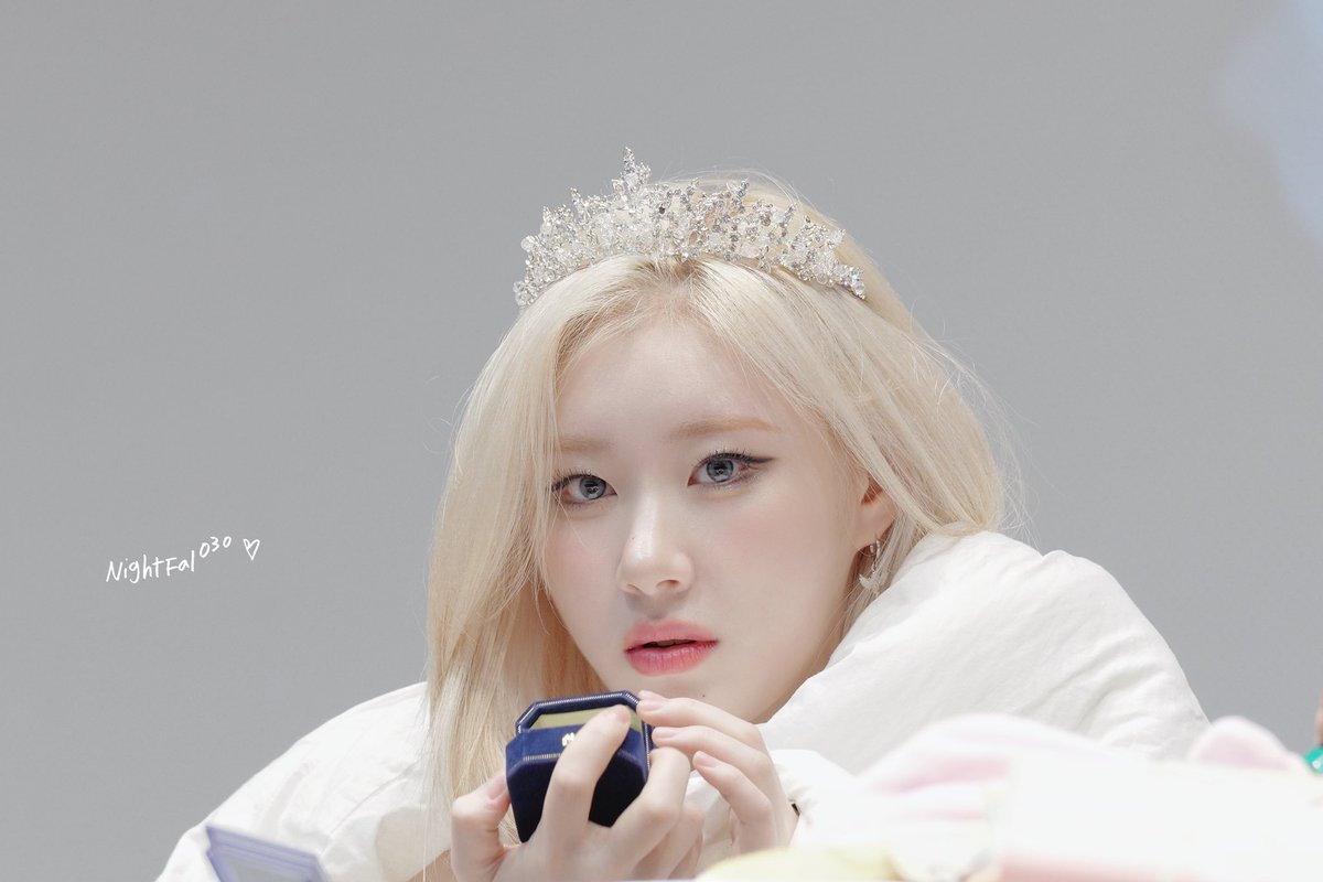 nightfal030's tweet photo. 채령이 생일 축하해~ 우리 공주님!👑💕

#령원한_내사랑_채령아_생일축하해
#SweetLikeCHAERYDay
#채령 #CHAERYEONG 
#있지 #ITZY
@ITZYofficial https://t.co/F9dg1RkmZD