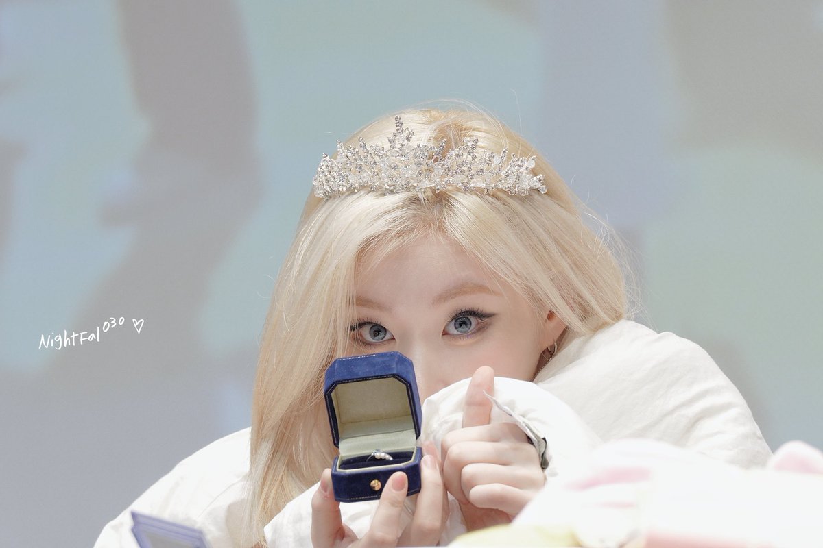 nightfal030's tweet photo. 채령이 생일 축하해~ 우리 공주님!👑💕

#령원한_내사랑_채령아_생일축하해
#SweetLikeCHAERYDay
#채령 #CHAERYEONG 
#있지 #ITZY
@ITZYofficial https://t.co/F9dg1RkmZD