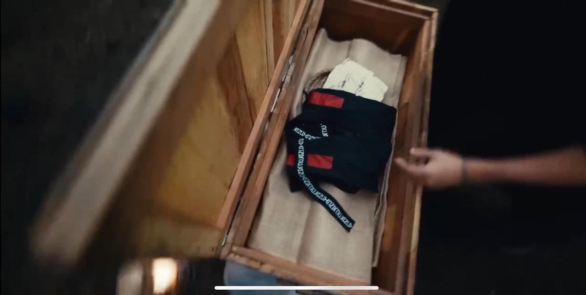 i need tyler=clancy truthers to explain this sequence of events. imo tyler was never actually in that auditorium, he never wore that mask, stole or tape UNTIL paladin strait. he is saying clearly in video "if you can't see i am clancy" AS og clancy, who is dead.