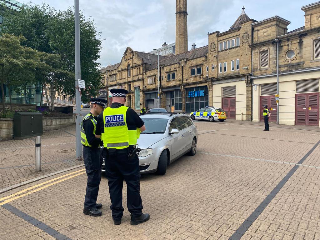 WYP_BDSpecials's tweet photo. The operation resulted in:
➡️ 33 Traffic Offence Reports issued (including tints, seatbelts, no insurance, disqualified drivers &amp; dangerous parts)
➡️ 12 intelligence reports
➡️ 4 vehicles seized

A massive thank you to everyone involved in!

@WYP_Specials @WYP_LLeadbeater https://t.co/tXT2O0qxJH