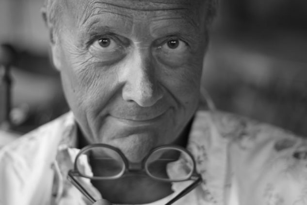 Si è spento un grande giornalista che ho ascoltato per anni e apprezzato molto.
Voce storica della Rai dal 1961, poi direttore a Radio 24, è stato il primo conduttore del Tg2.
Giancarlo #Santalmassi rappresentava quel modello di garbo che oggi viene visto persino come un difetto