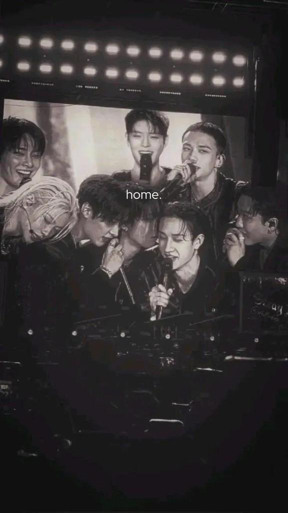 Stray Kids