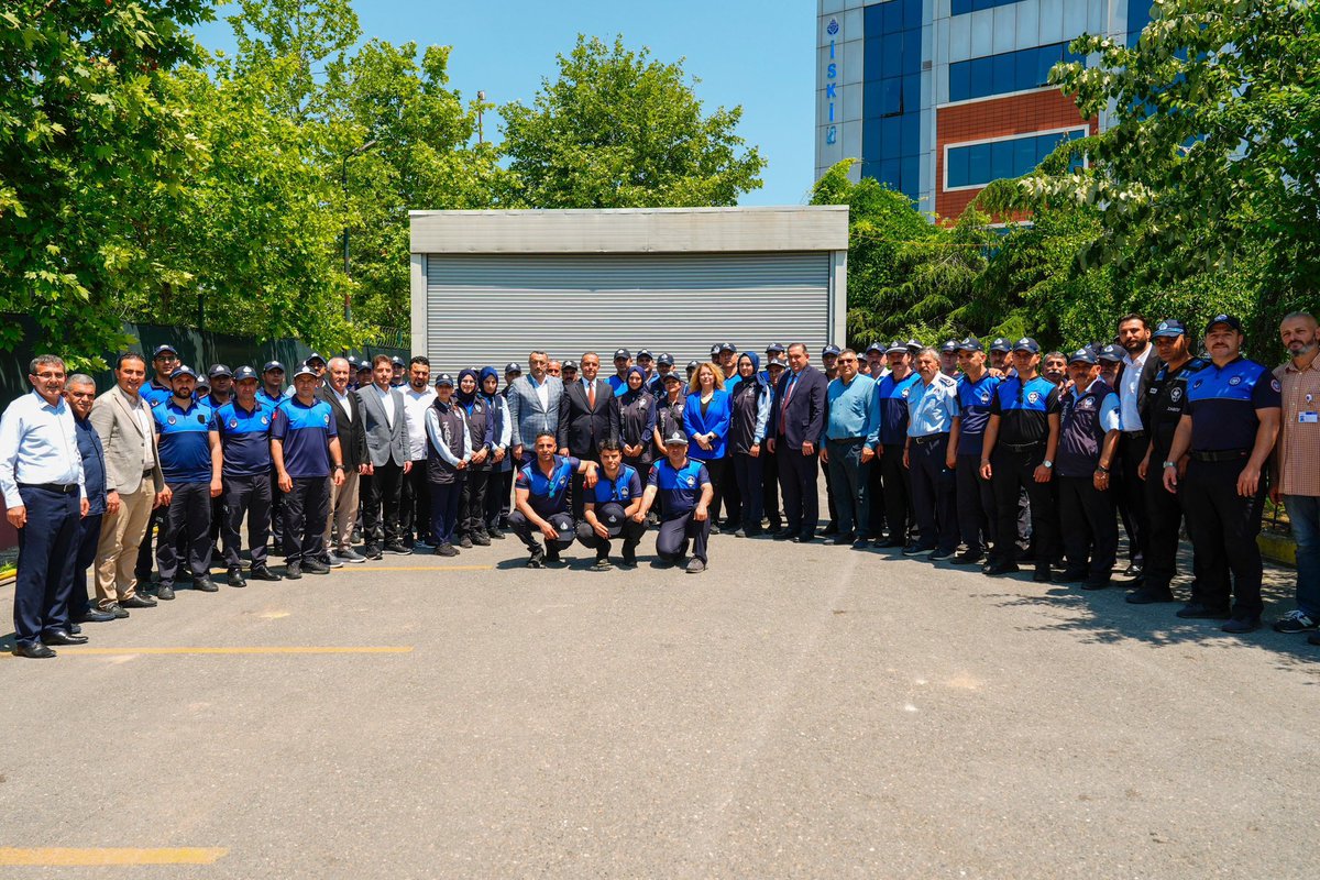 Belediye Başkanımız Sayın Alper YEĞİN, dış birimlerimizde görev yapan kıymetli çalışma arkadaşlarımızla bayramlaştı. 

#SancaktepeKazanmayaDevamEdiyor