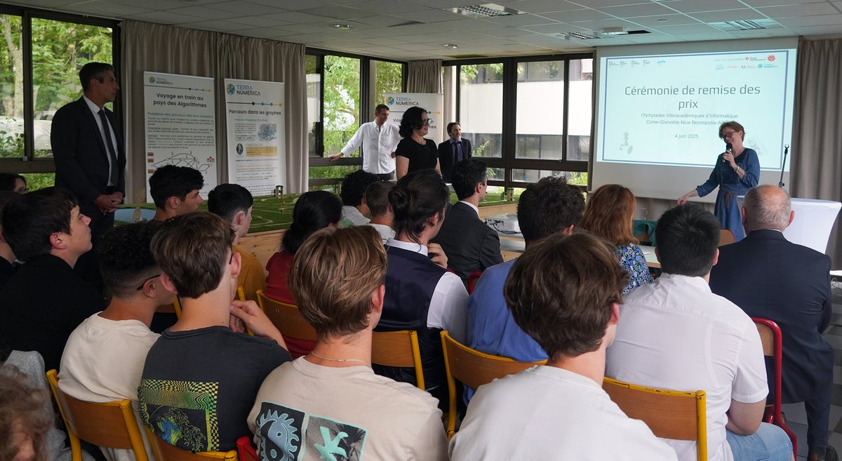 inria_sophia's tweet image. [cérémonie 👨‍🎓 ] Aujourd&apos;hui à @Terra_Numerica remise des prix 🏅Olympiades Numérique et Sciences Informatiques (NSI) de @AcademieNice et Olympiades interacadémiques Numérique et  Sciences Informatiques Corse-Grenoble-Nice-Normandie-AEFE en présence de @NatachaChicot 👏👏