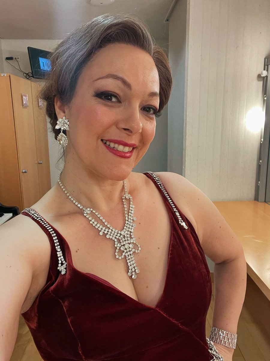 Eleonora Buratto (@eleonoraburatto) on Twitter photo Tonight, I’m wrapping up the Tudor Trilogy which I started here at <a href="/LesArtsValencia/">Les Arts, València</a>. With Elisabetta, I hope to convey the fury of offended regalty and the inner fragility of a powerful woman who is also deeply human.
#robertodevereux Tonight, I’m wrapping up the Tudor Trilogy which I started here at <a href="/LesArtsValencia/">Les Arts, València</a>. With Elisabetta, I hope to convey the fury of offended regalty and the inner fragility of a powerful woman who is also deeply human.
#robertodevereux