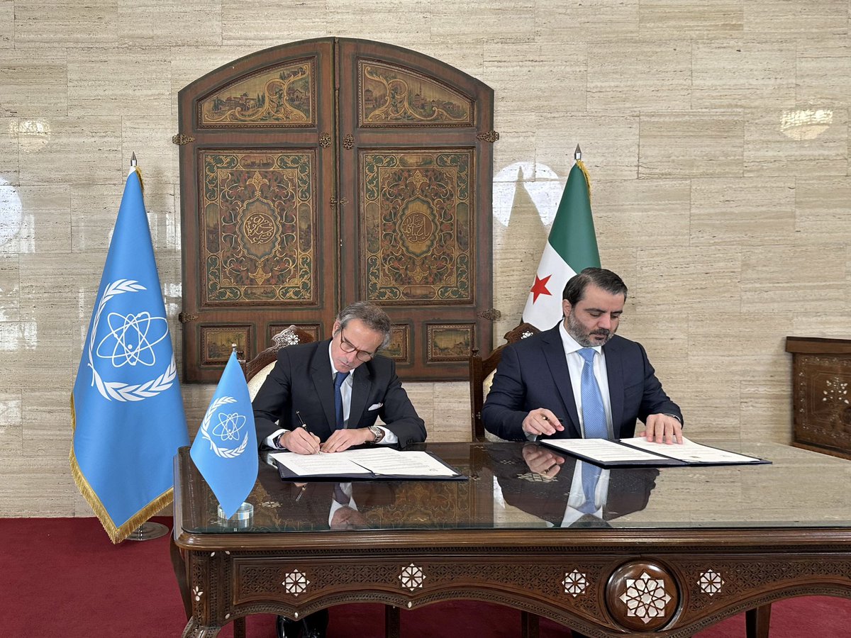 rafaelmgrossi's tweet photo. Today in Damascus, I signed an agreement with @syrianmofaex’s Asaad al-Shaibani to benefit the lives of Syria’s people: #Atoms4Food for better agriculture and nutrition &amp; #RaysOfHope for access to cancer diagnosis and treatment. 
A forward-looking step for our cooperation. https://t.co/dKafVheQ2V