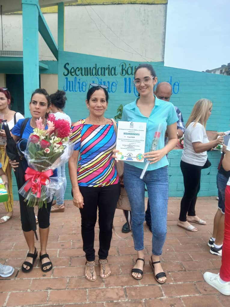 #Hoy Villa Clara, celebra Acto Provincial por el Dia Mundial del Medio Ambiente.
👉 Entregan Reconocimiento a diferentes organismos, entre ellos a <a href="/EnergiaMinasCub/">Ministerio de Energía y Minas de Cuba 🇨🇺</a>, por ser "Organismo responsable hacia un medio ambiente sostenible."..Poner fin a la contaminación por Plástico.