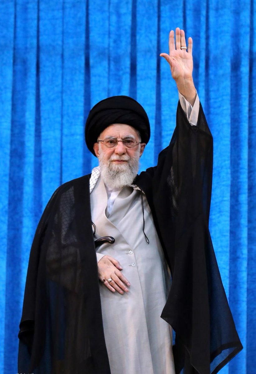 . 
.
خامنه‌ای، خمینی دیگر است...

#لبیک_یا_خامنه_ای
