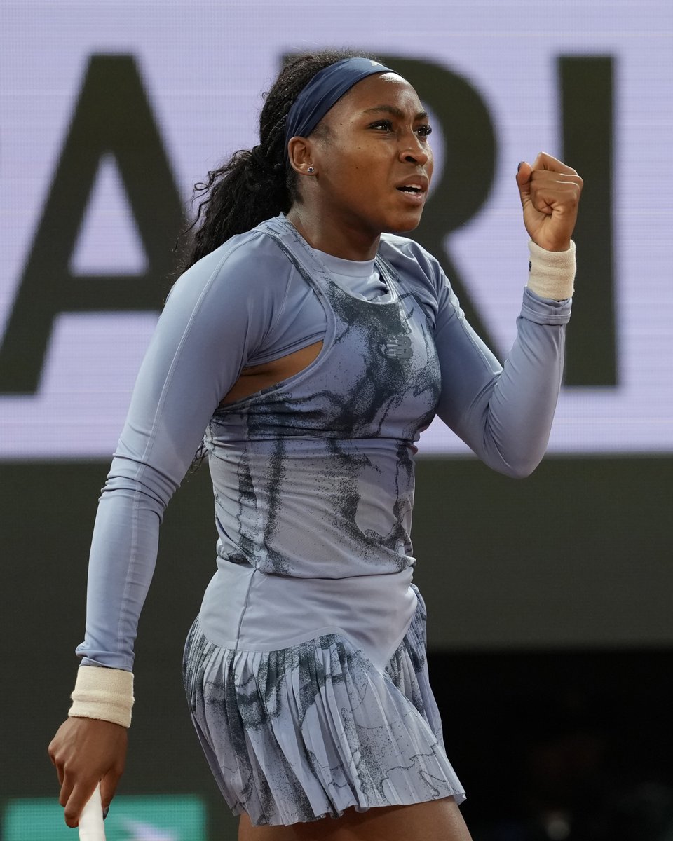 Coco says we're going THREE 😤

Gauff grabs the second set 6-4 to force a decider with Keys! #RolandGarros