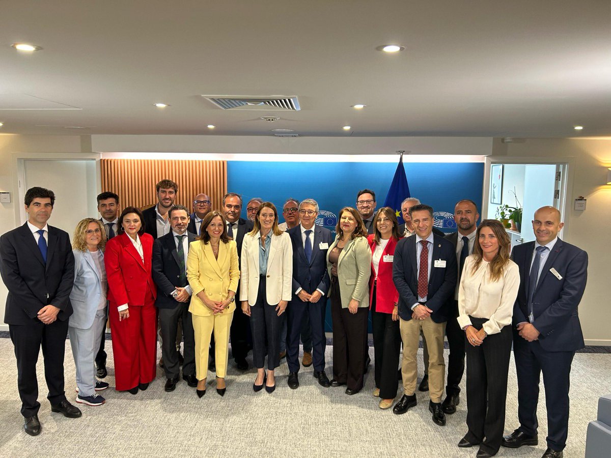 PP Málaga (@ppmalaga) on Twitter photo El PP de Málaga traslada a la Comisión Europea la necesidad de actuar de forma “urgente” en materia ferroviaria y de transporte público para evitar el colapso de la movilidad en la Costa del Sol
<a href="/Navarro_PP/">Patricia Navarro</a>
ppmalaga.es/el-pp-de-malag… El PP de Málaga traslada a la Comisión Europea la necesidad de actuar de forma “urgente” en materia ferroviaria y de transporte público para evitar el colapso de la movilidad en la Costa del Sol
<a href="/Navarro_PP/">Patricia Navarro</a>
ppmalaga.es/el-pp-de-malag…