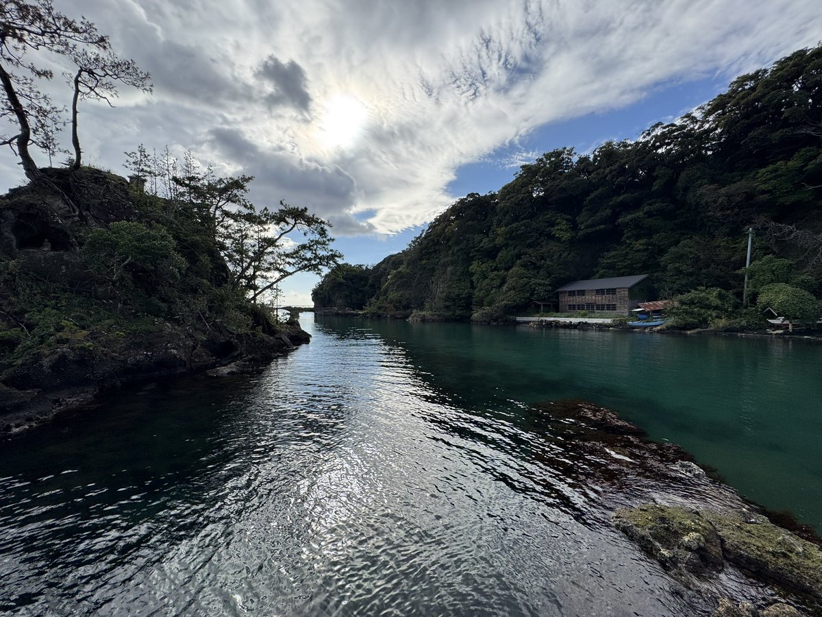 HayaSiiYoshiki's tweet photo. 脆上有人在徵求日本的冷門城市
看了一輪留言的地點我大多去過了
但好像還沒有人推佐渡島？
那我要在這邊不藏私，大推佐渡👍
新瀉也很棒，我對他的喜愛不輸日本東北
佐渡，無修圖隨便拍都美
人少，遇到最多的是台灣觀光客🤣 https://t.co/J0uE6Q3CLq