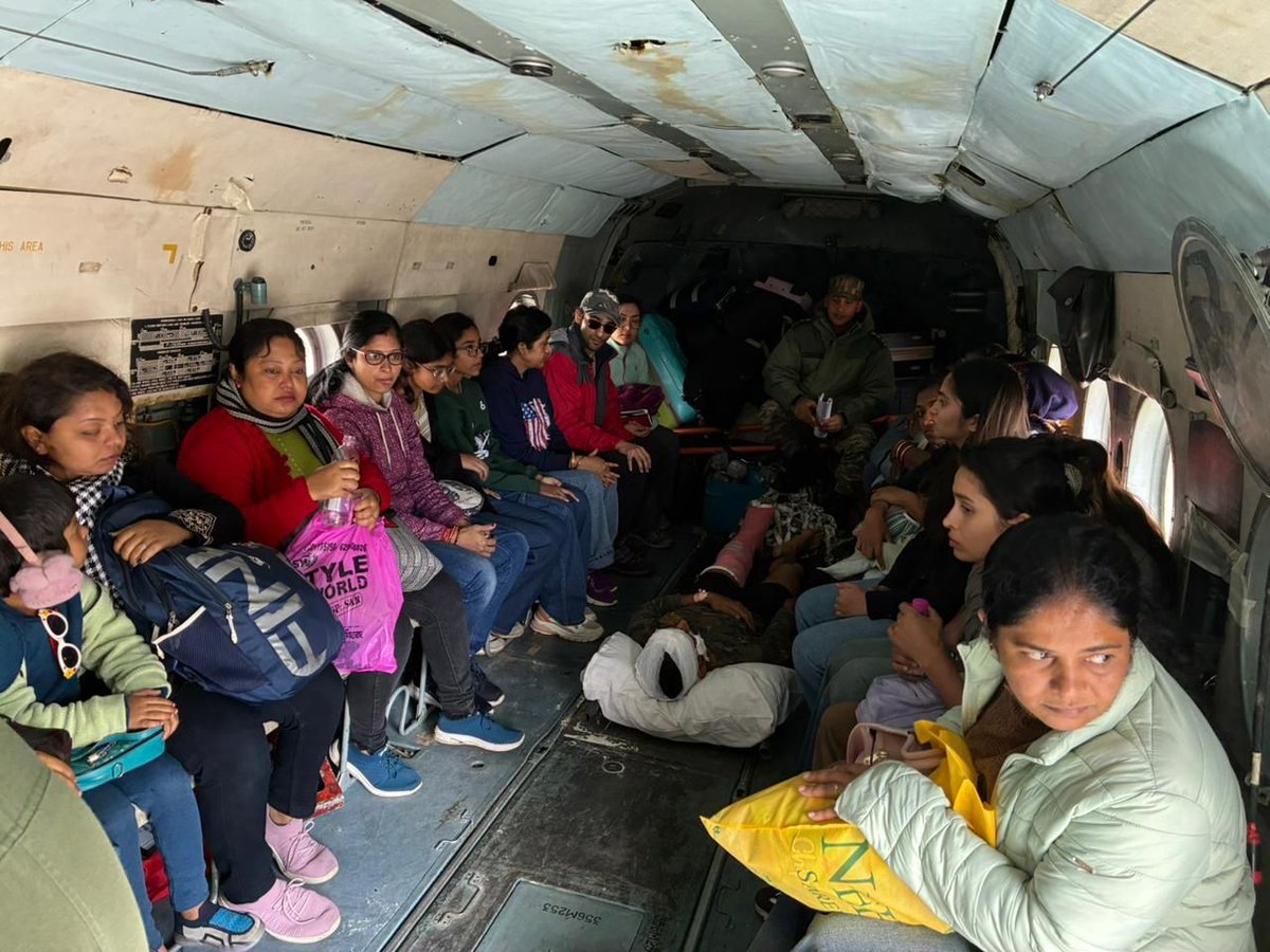 the_hindu's tweet photo. In response to the devastating landslides in #Sikkim, AirForce Mi-17 helicopters rapidly launched operations, airdropping relief supplies, inserting NDRF teams, and evacuating 33 stranded individuals, including two U.S. nationals, from the remote #Chaten region: IAF
✍️ @deveshpd https://t.co/ivWJpAVGFo