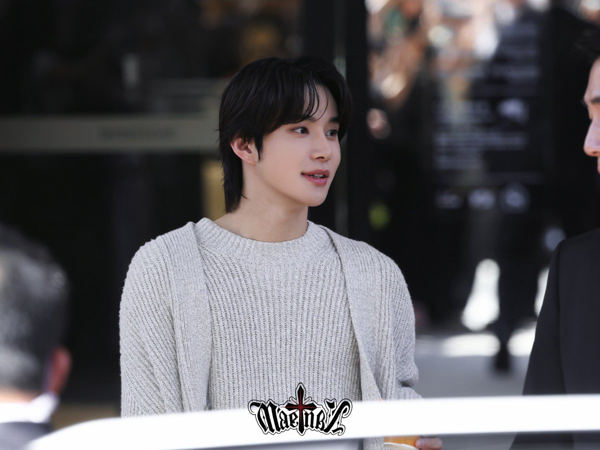 와이리 재벌가사람이랑 결혼해서 몇년 죽은듯 살다가 이혼후 성공적으로 배우복귀 한 다음 곧 개봉하는 영화 무인 가는 것 처럼 나왓슨