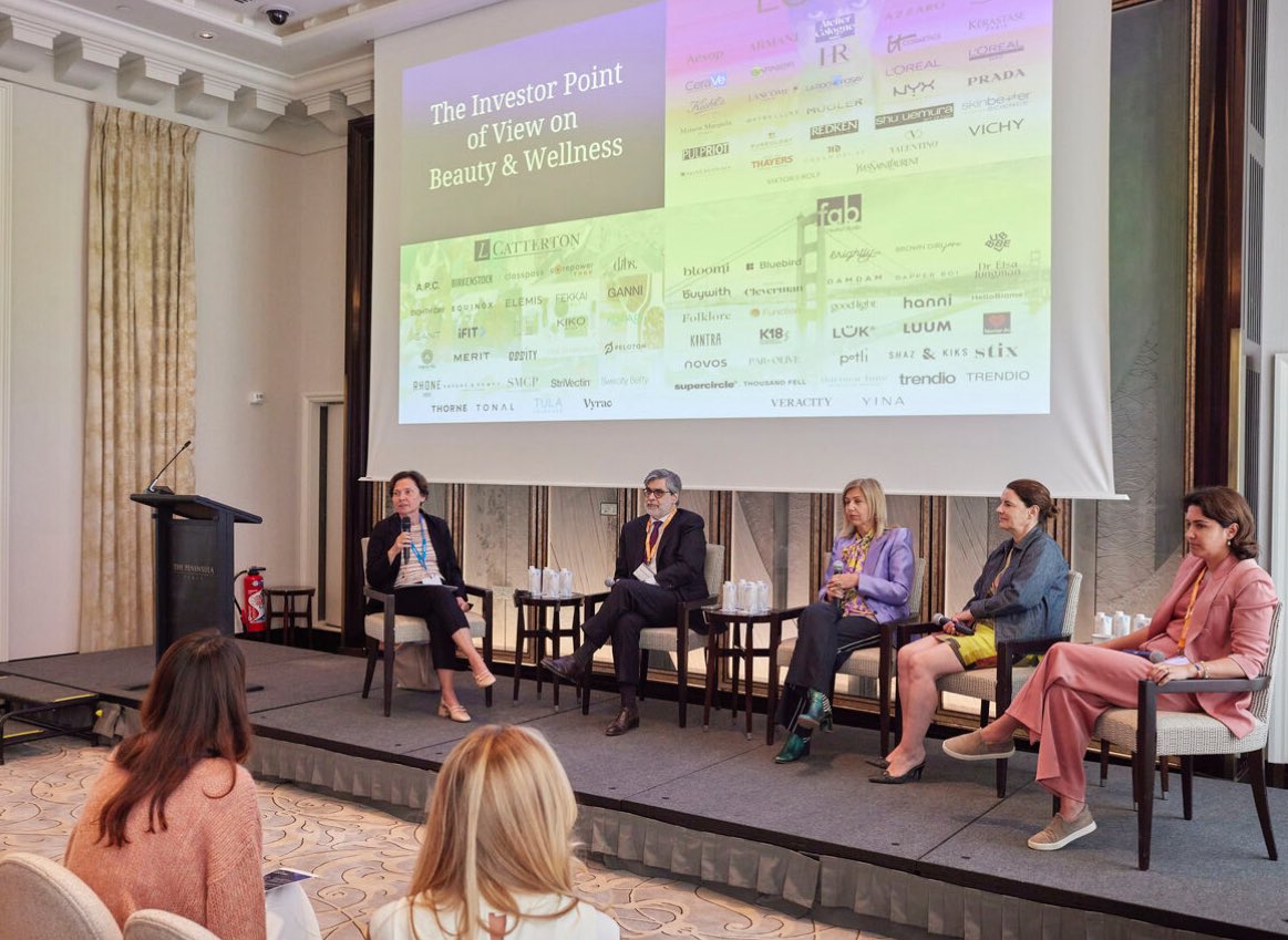 FaB San Francisco Fashion And BeautyTech (@beautytechsf) on Twitter photo The Luxury Beauty and Wellness investors’ panel: LCatterton, L’Oreal mergers&acquisitions, Cew, <a href="/Odile_Roujol/">Odile Roujol</a> Fab ventures . The takeaway from #jefferiesinparis conference
info-beautytechsf.medium.com/luxury-beauty-… The Luxury Beauty and Wellness investors’ panel: LCatterton, L’Oreal mergers&acquisitions, Cew, <a href="/Odile_Roujol/">Odile Roujol</a> Fab ventures . The takeaway from #jefferiesinparis conference
info-beautytechsf.medium.com/luxury-beauty-…