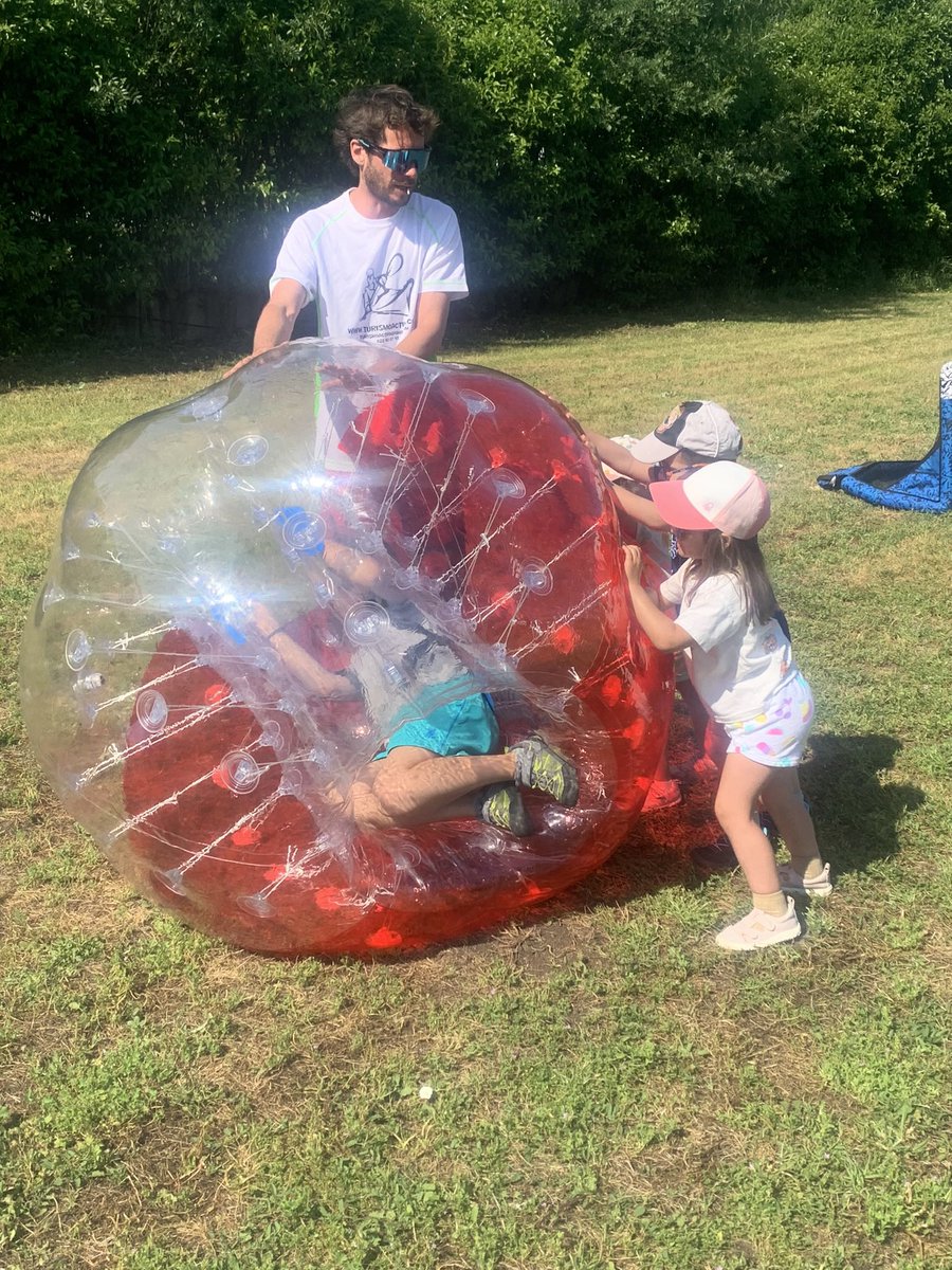 El pasado jueves estuvimos de excursión al parque multiaventura “Activa Ciudad Rodrigo”. Disfrutamos una barbaridad y el tiempo acompañó a los chapoteos que nos dimos en el río. 🤗