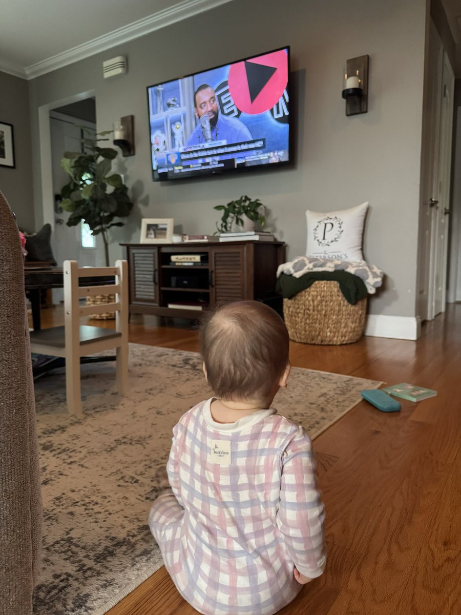 ZPeezyFBaby's tweet photo. My girl is a Big fan of @UnSportsESPN https://t.co/QqSoIlzhUk