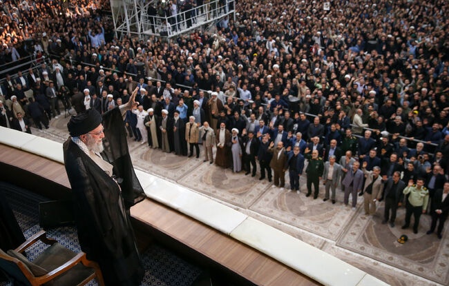 h_kohandel's tweet image. امام خمینی (ره) به پشتوانه مردم ۸ سال در مقابل ابرقدرت های جهان ایستادند و پیروز شدند...
امام خامنهای هم به پشتوانه مردم مقابل زیاده خواهی های آمریکا ایستادهاند تا وجبی از خاک میهن کم نشود
#امام_امید