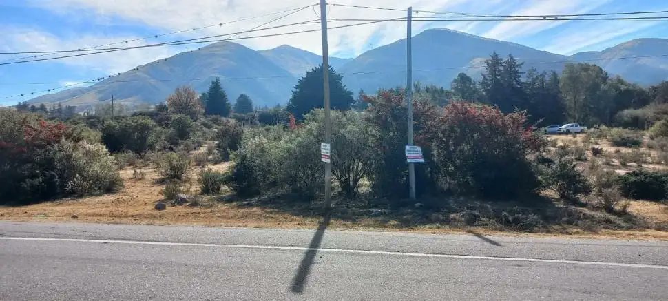 Nexos_Digital's tweet photo. La Provincia tomó posesión del terreno en el que se construirá un helipuerto en Tafí del Valle 
 https://t.co/rAXCMrh4Ib https://t.co/4K4dDPRW50