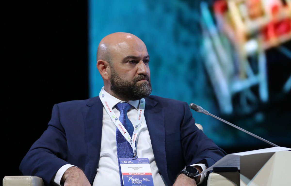 SOCARofficial's tweet photo. 3 iyun tarixində #BakıEnerjiForumu çərçivəsində keçirilən “Hasilat və Əməliyyatlar – innovasiya və dayanıqlılıq ilə səmərəliliyin artırılması” panelində SOCAR-ın vitse-prezidenti Babək Hüseynov çıxış etdi.
#BakıEnerjiHəftəsi #SOCAR #Azneft #İnnovasiya #Dayanıqlılıq https://t.co/WAgLY9zx1i