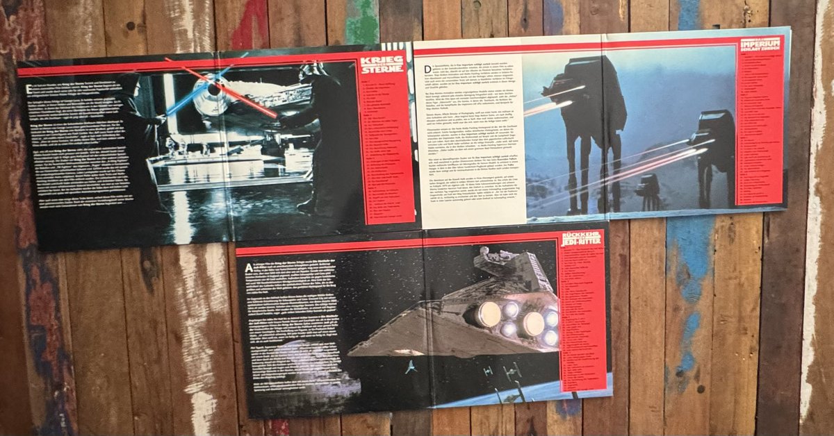 Star Wars home video saga
Chaque jour une édition random de la saga
J14
Star Wars  Trilogy 1995 laserdiscs allemands
Widescreen edition THX PAL CAV
2 discs/film
#starwars
#physicalmedia
#homevideo
#thx
#laserdisc
