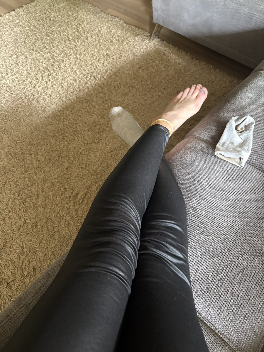 Göttin Lea😈 (@lea19978) on Twitter photo Wer will der erste Hund sein der meine Söckchen riecht 😈
30 min treffen + spazieren gehen 😉
Ort : nähe Hersbruck Bayern
Preis : ab 100€
🐶
<a href="/rt_feet/">Feet RT PROMO (Road to 100K)</a> Wer will der erste Hund sein der meine Söckchen riecht 😈
30 min treffen + spazieren gehen 😉
Ort : nähe Hersbruck Bayern
Preis : ab 100€
🐶
<a href="/rt_feet/">Feet RT PROMO (Road to 100K)</a>