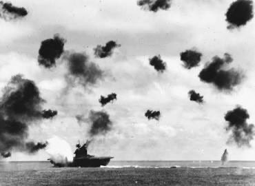 The Battle of Midway (June 4–7, 1942) – The Turning Point of WWII in the Pacific 🧵

1/ On June 4, 1942, the Battle of Midway kicked off—a battle that changed WWII. Japan aimed to crush the U.S. Pacific Fleet, but the U.S. had a secret weapon: codebreakers. Let’s dive into the
