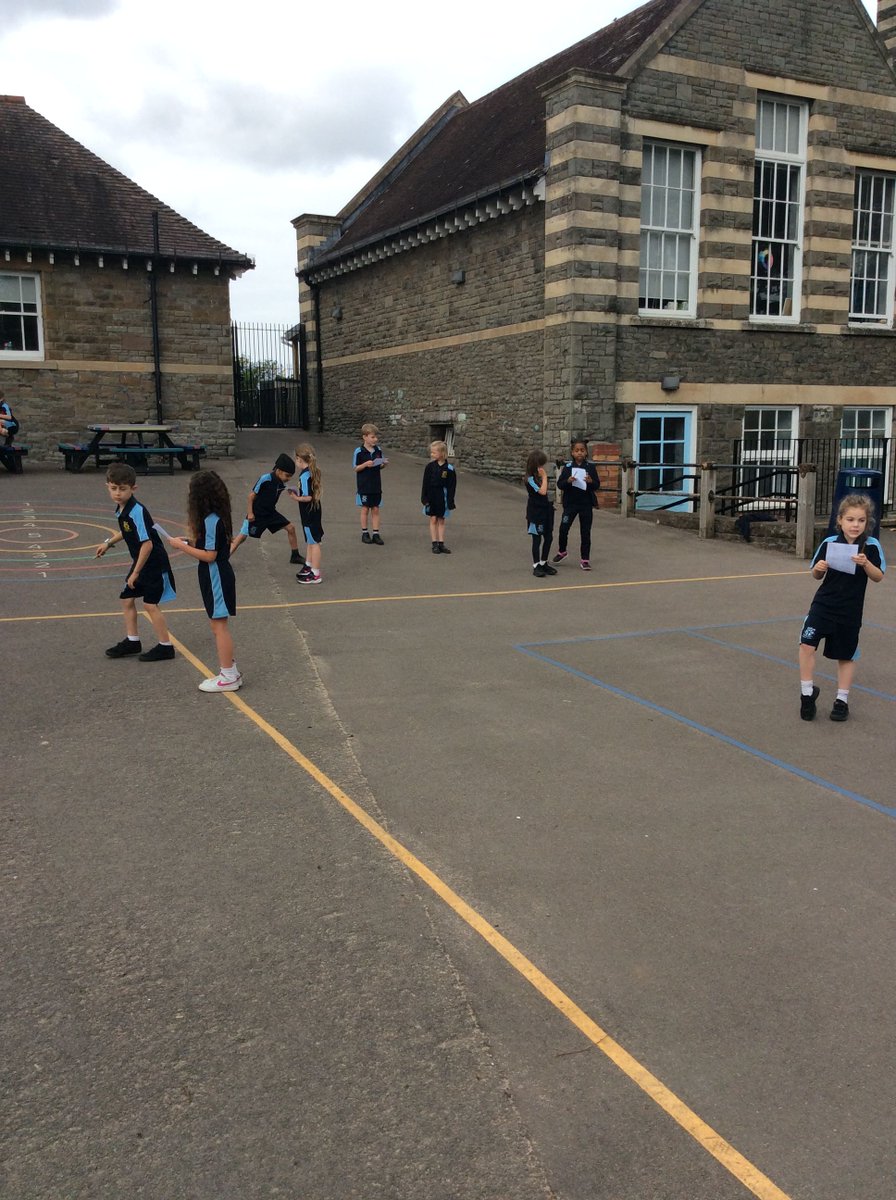 HambrookSchool's tweet photo. Today in Maths, #Hambrook2 explored position and direction. Working in pairs, they followed and gave instructions using vocabulary such as left, right, forwards, and backwards to direct their partner accurately βοΈ https://t.co/G5txO1l7Gb