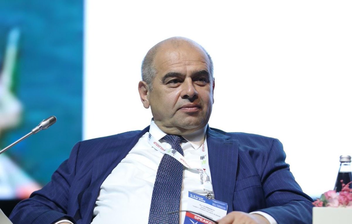 SOCARofficial's tweet photo. 3 iyun tarixində #BakıEnerjiForumu çərçivəsində keçirilən “Hasilat və Əməliyyatlar – innovasiya və dayanıqlılıq ilə səmərəliliyin artırılması” panelində “Azneft” İstehsalat Birliyinin baş direktoru Əli Qurbanov çıxış etdi.
#BakıEnerjiHəftəsi #SOCAR #Azneft #İnnovasiya https://t.co/eizPRMPUJR