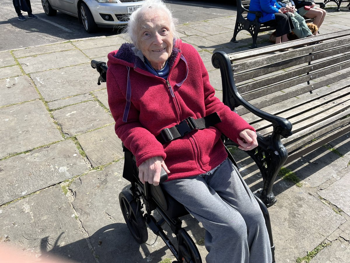 Annie Gilbert tweet media