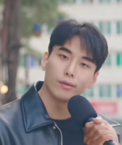 jeongwoo : do you libeu alone??