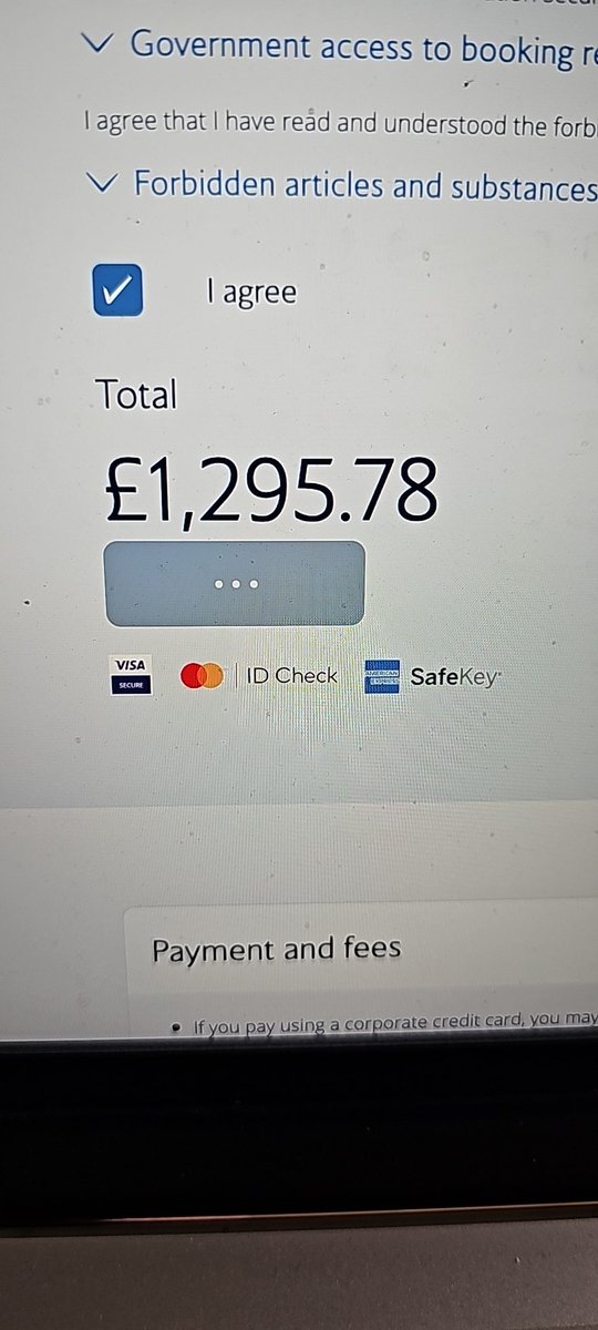 VegasIII's tweet photo. @British_Airways 
Is your website experiencing issues.  All I want to do is pay for a flight.  Nope won't have it, Chrome, Safari, FF all the same 🤷‍♀️
The dots are just pulsating...a bit like my  headache it's causing! https://t.co/2iBZE2Y2vI