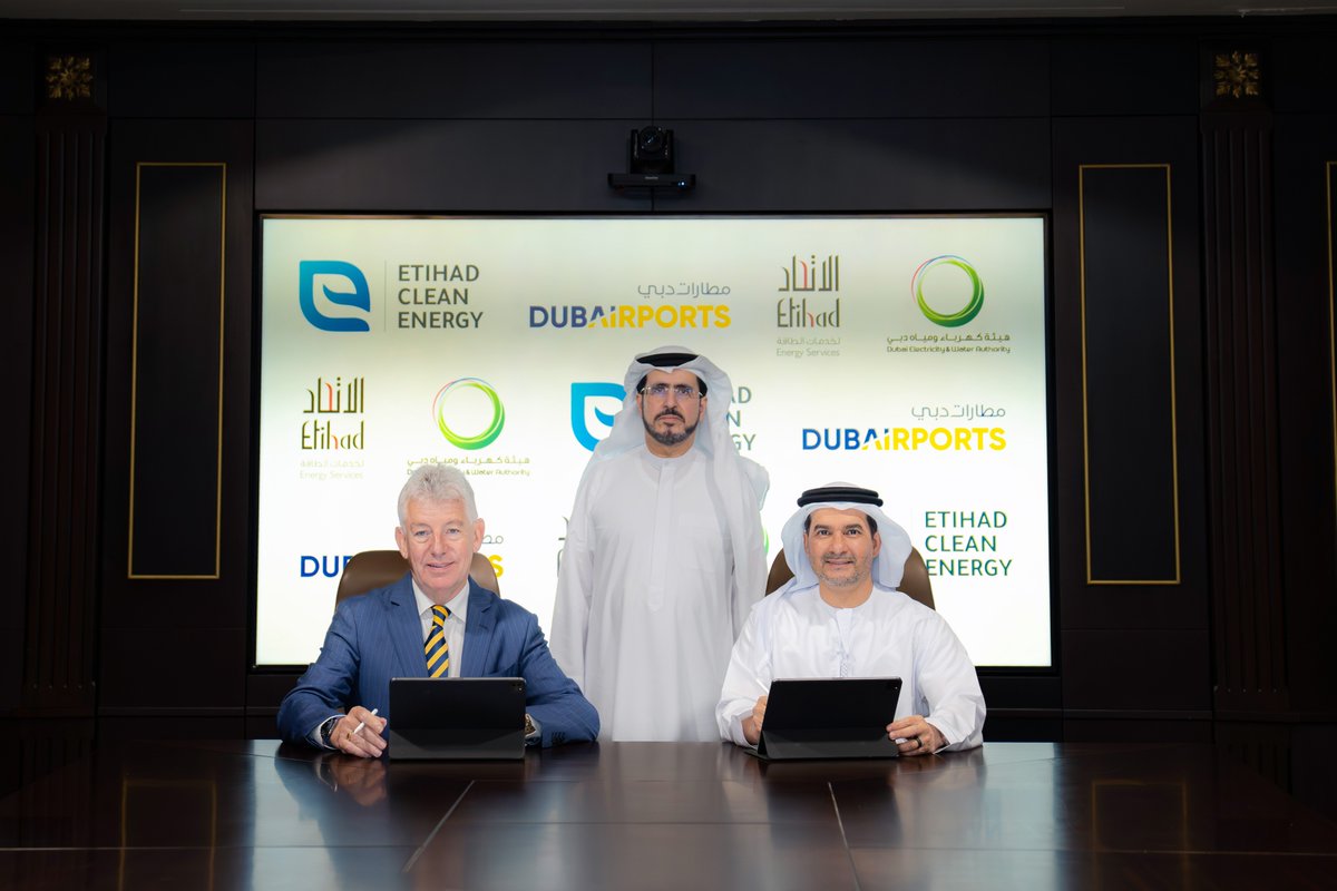 بول غريفيث، الرئيس التنفيذي لمطارات دبي: تُعد المطارات من أكبر منشآت استهلاك الطاقة، وهذا يضع على عاتقنا مسؤولية ريادة التغيير نحو مستقبل مستدام. بجانب تحديث أنظمة الإضاءة، يعكس المشروع التزامنا بدمج الاستدامة في عملياتنا اليومية، فكل كيلووات موفر يمثل خطوة لتقليل الأثر البيئي