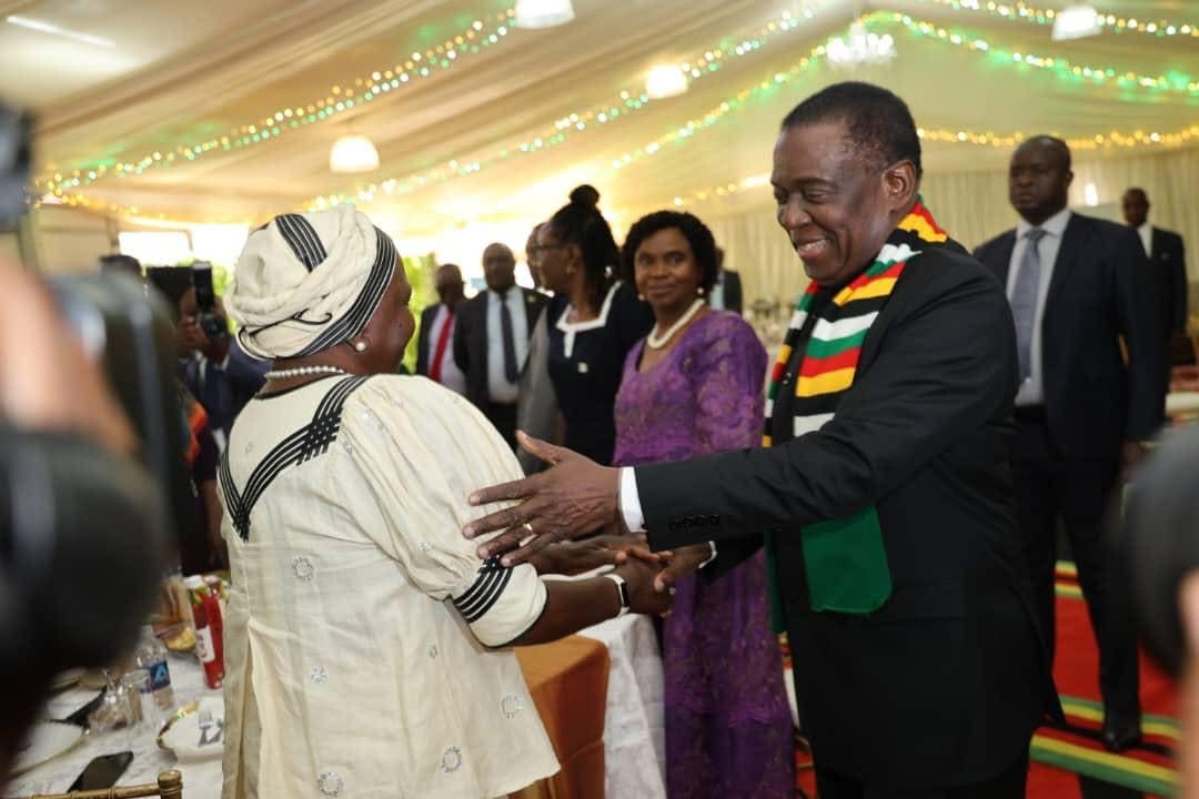 nicolehondo's tweet photo. The University of Zambia (UNZA) Law school has produced three Presidents on the African Continent: the late President Levy Patrick Mwanawasa (Zambia), President Edgar Chagwa Lungu (Zambia) and His Excellency Dr Emmerson Dambudzo Mnangagwa 👏 @edmnangagwa(Zimbabwe).
#Classof1975 https://t.co/7zpLca6VmB