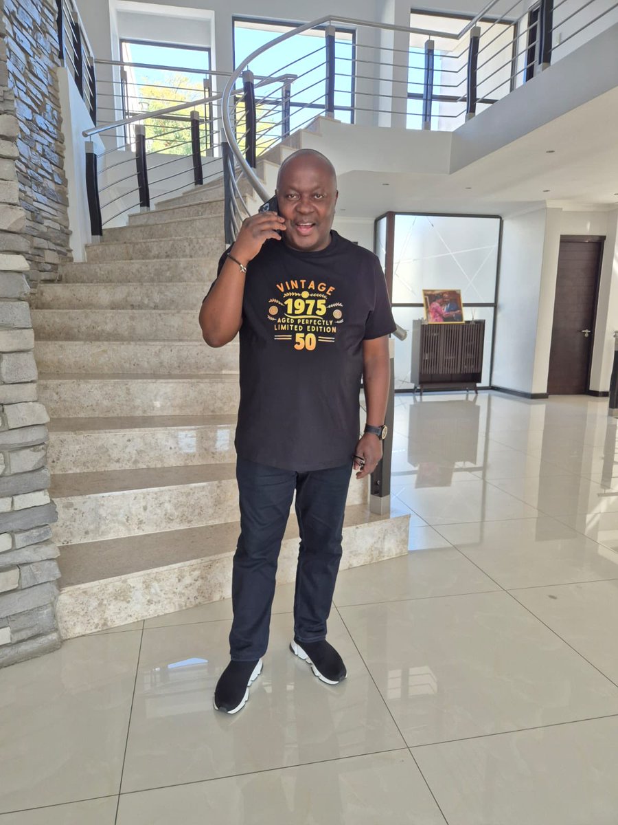 Thank you Lord for granting me your grace to turn 50 this June 4, 2025. May all the glory return to you.

Merci Seigneur de m'avoir accordé ta grâce d'avoir 50 ans ce 4 juin 2025. Que toute la gloire te revienne.