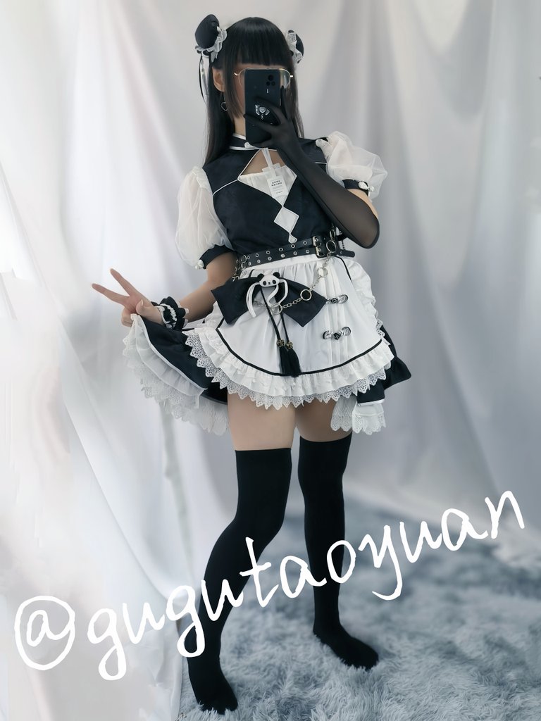 欸......女仆必须随时保持真空...？
哈啊...好麻烦啊......
#男の娘 #中华娘